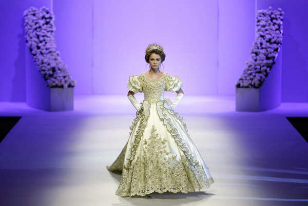 Wedding dress show at China Fashion Week