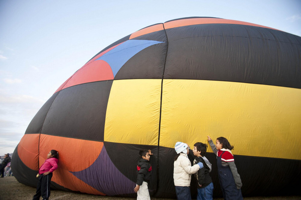 Int'l Hot Air Balloon Festival kicks off in Mexico