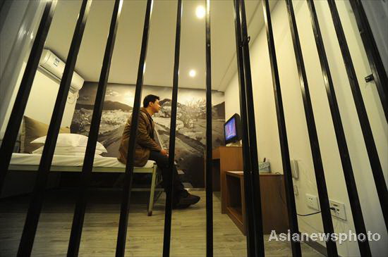 Theme hotel's 'prison room' remains empty