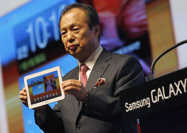 Samsung Galaxy Tab 8.9 on display