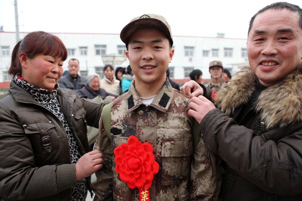 Shaolin kungfu star enlisted in the army