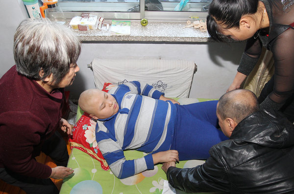 Boy with cancer cheered up by chess