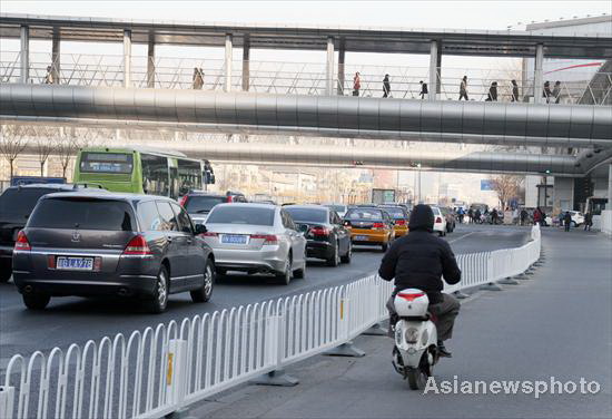 Square-shaped flyover eases traffic jams