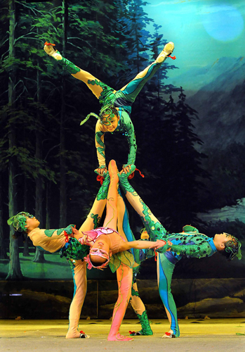 Handicapped children perform Chinese acrobatics