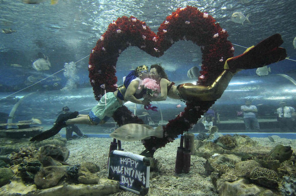 Romantic underwater performance