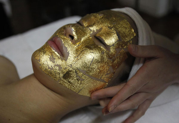 24k gold leaf face mask therapy