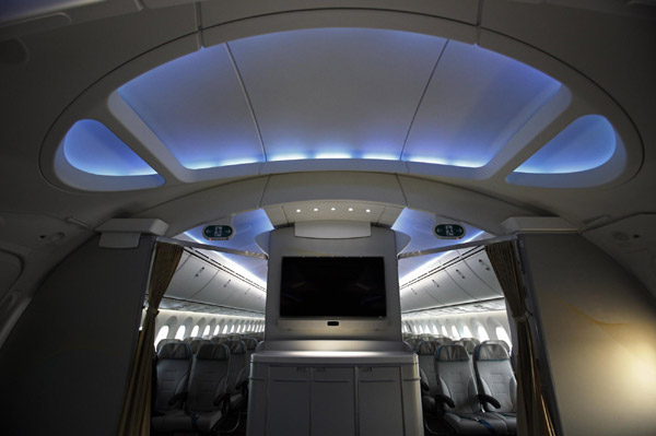 Interior tour of the Boeing 787