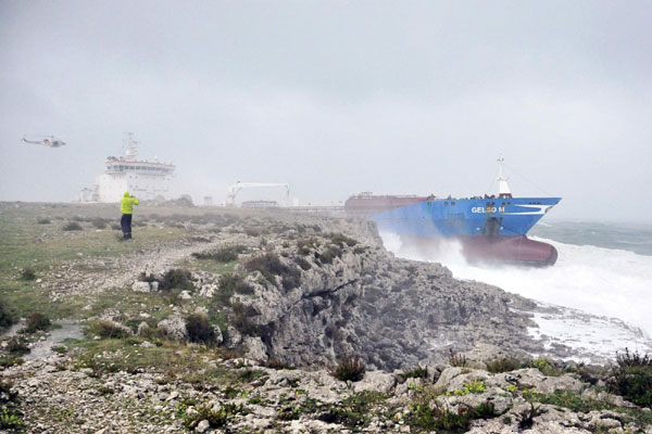 Italy tanker runs aground off Sicily