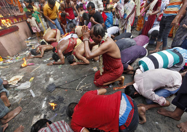 A glance at Gajan festival in India