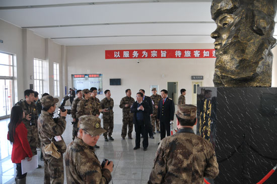 Lei Feng spirit lives on in small railway station