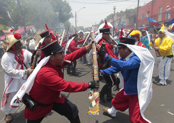 Mexicans re-enact battle with France