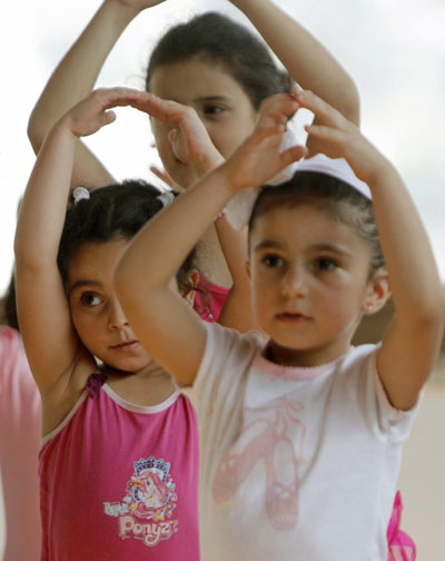 Palestinian girls have ballet class