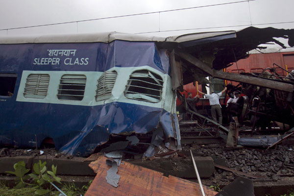 25 injured in train collision in India