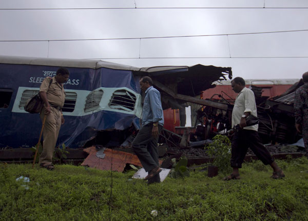 25 injured in train collision in India