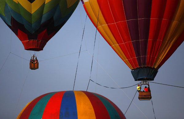 Balloon festival floats off in New Jersey