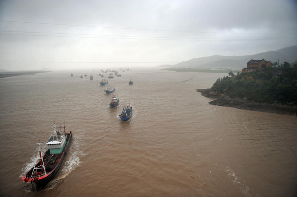 Typhoon Haikui wreaks havoc after landing