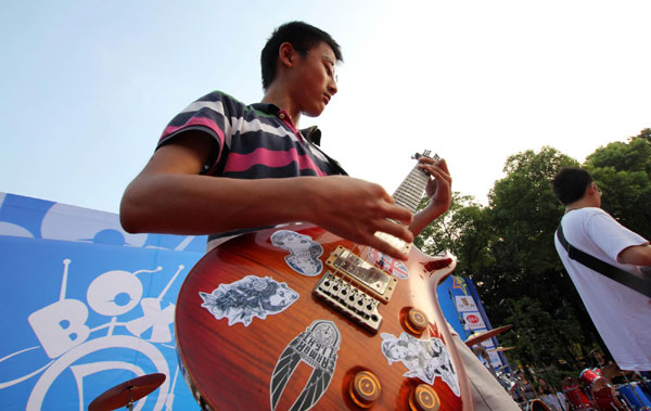 Music festival for mini rock 'n' rollers