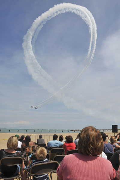 Chicago Air and Water Show kicks off