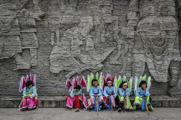 Little successors of traditional opera