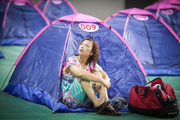 Parents camp out for freshmen