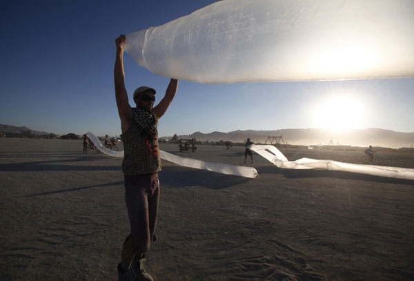 Arts and music light up desert in Nevada