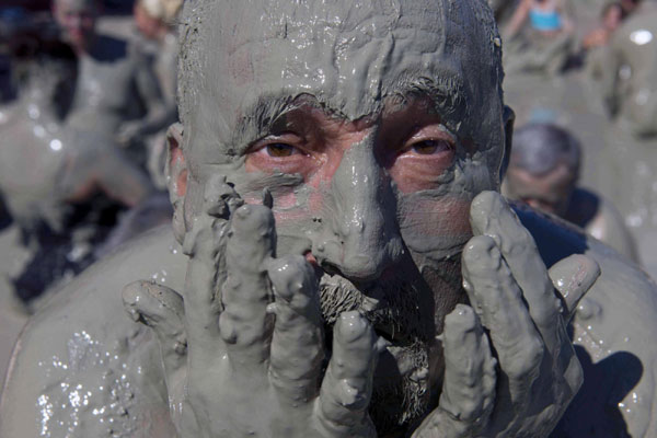 Visitors drawn to Turkey's famous mud baths