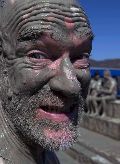 Visitors drawn to Turkey's famous mud baths