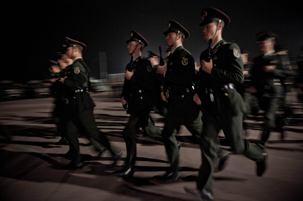 PLA garrison troops in HK conduct 15th rotation