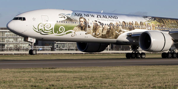 Hobbit-themed flight for film's premiere in NZ