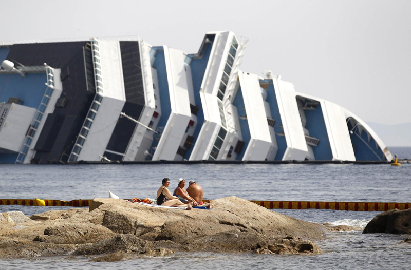 Reuters images of the year 2012 - Disaster