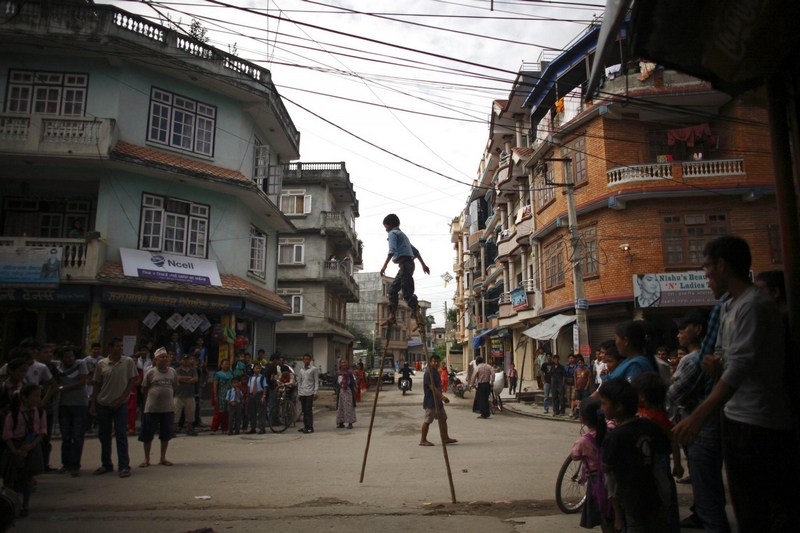 Reuters images of the year 2012- Stunts