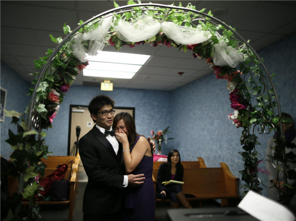 American couples mark 12-12-12 with weddings