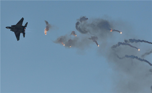 Air show at a graduation ceremony of Israeli pilots