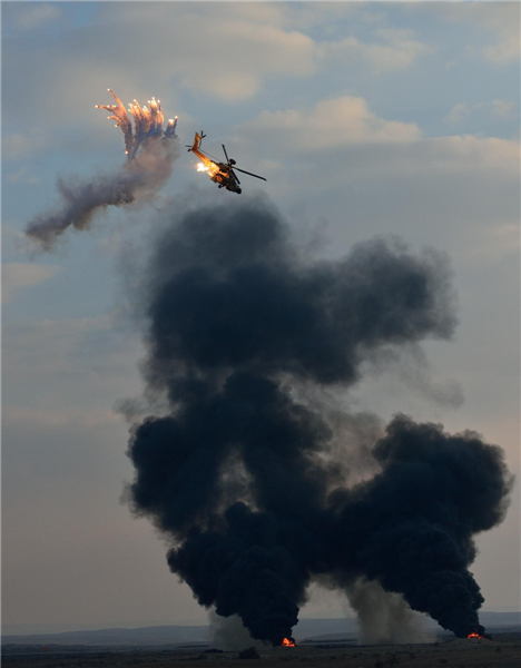 Air show at a graduation ceremony of Israeli pilots