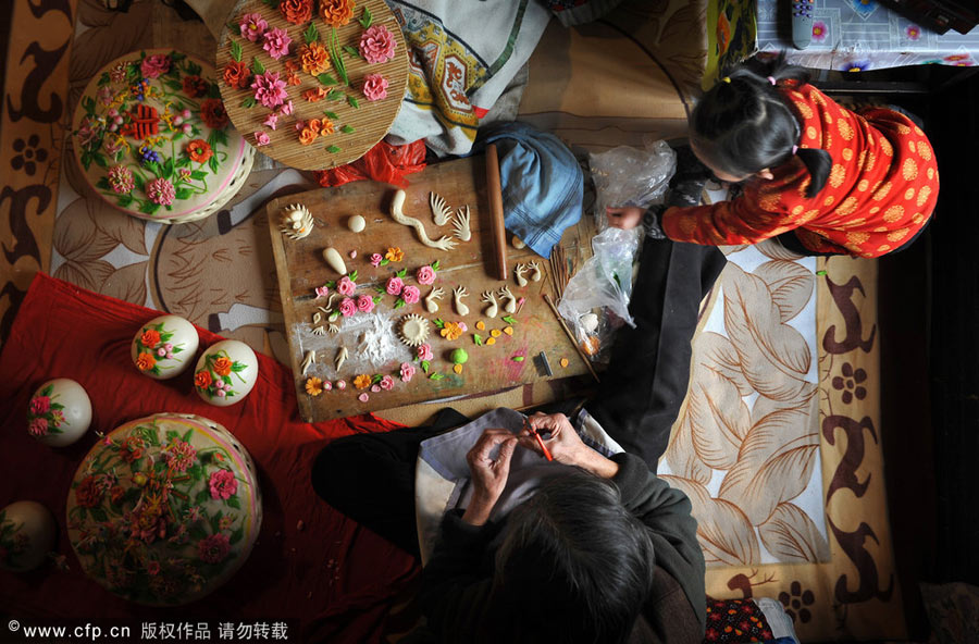 Dough molding craftsmanship in North China