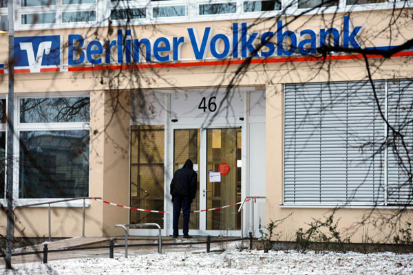 Robbers dig 30-metre tunnel to rob bank in Germany