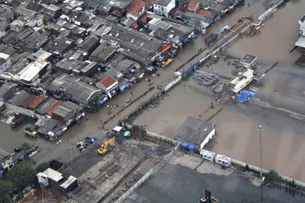 Photos: Jakarta under water