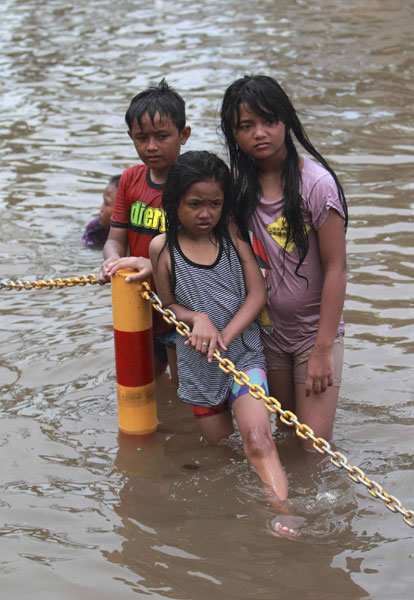 Photos: Jakarta under water