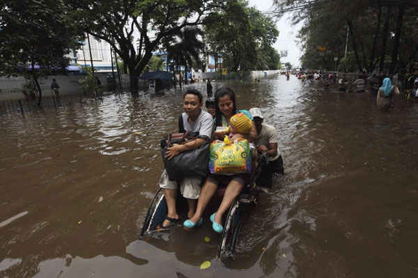 Photos: Jakarta under water