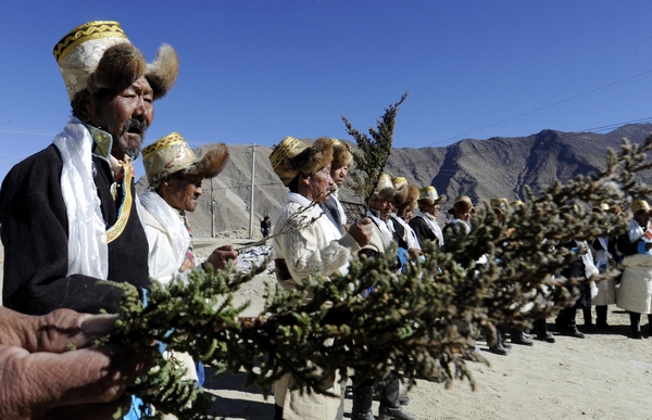 Tibetans observe 'Year of Water Snake'