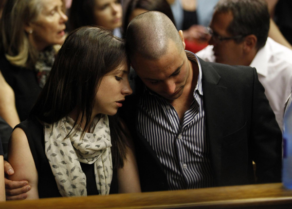 Pistorius shot girlfriend through door - prosecutor