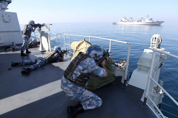 Navy commandos conduct anti-piracy drill