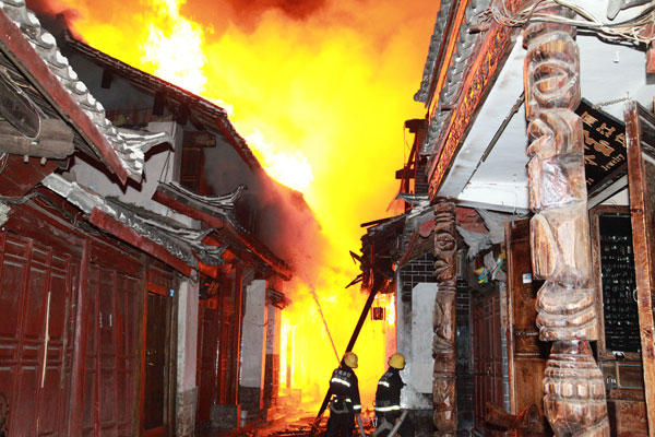 Fire engulfs popular hotel