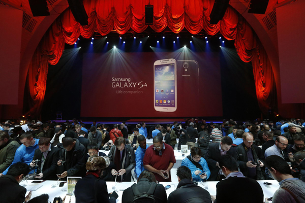 Samsung unveils Galaxy S4 smartphone