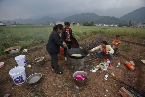 Family dinners still sweet despite destruction