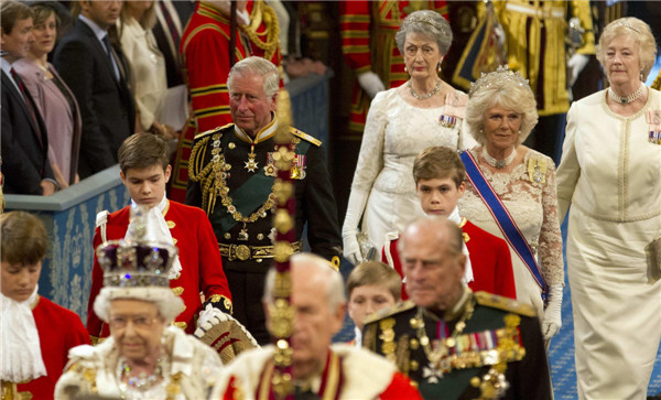 Queen Elizabeth opens Parliament