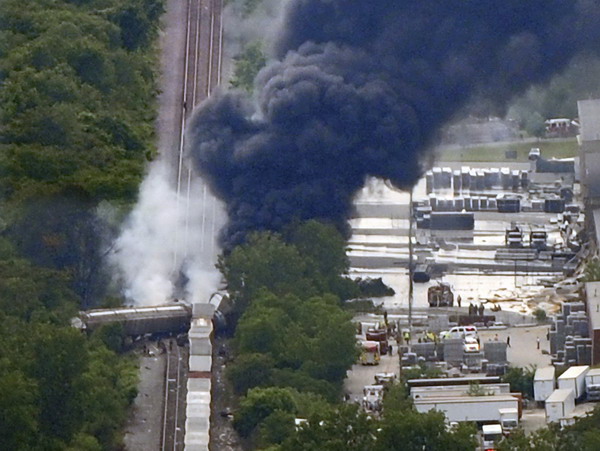 Train derails in Rosedale, US