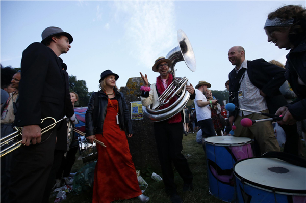 Glastonbury music festival kicks off