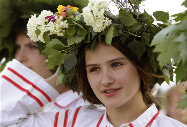 Belarusian women celebrate Rusalle festival