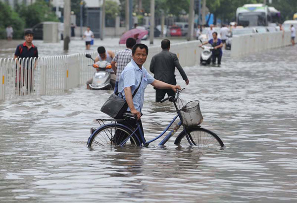 Heavy rain hits Central China